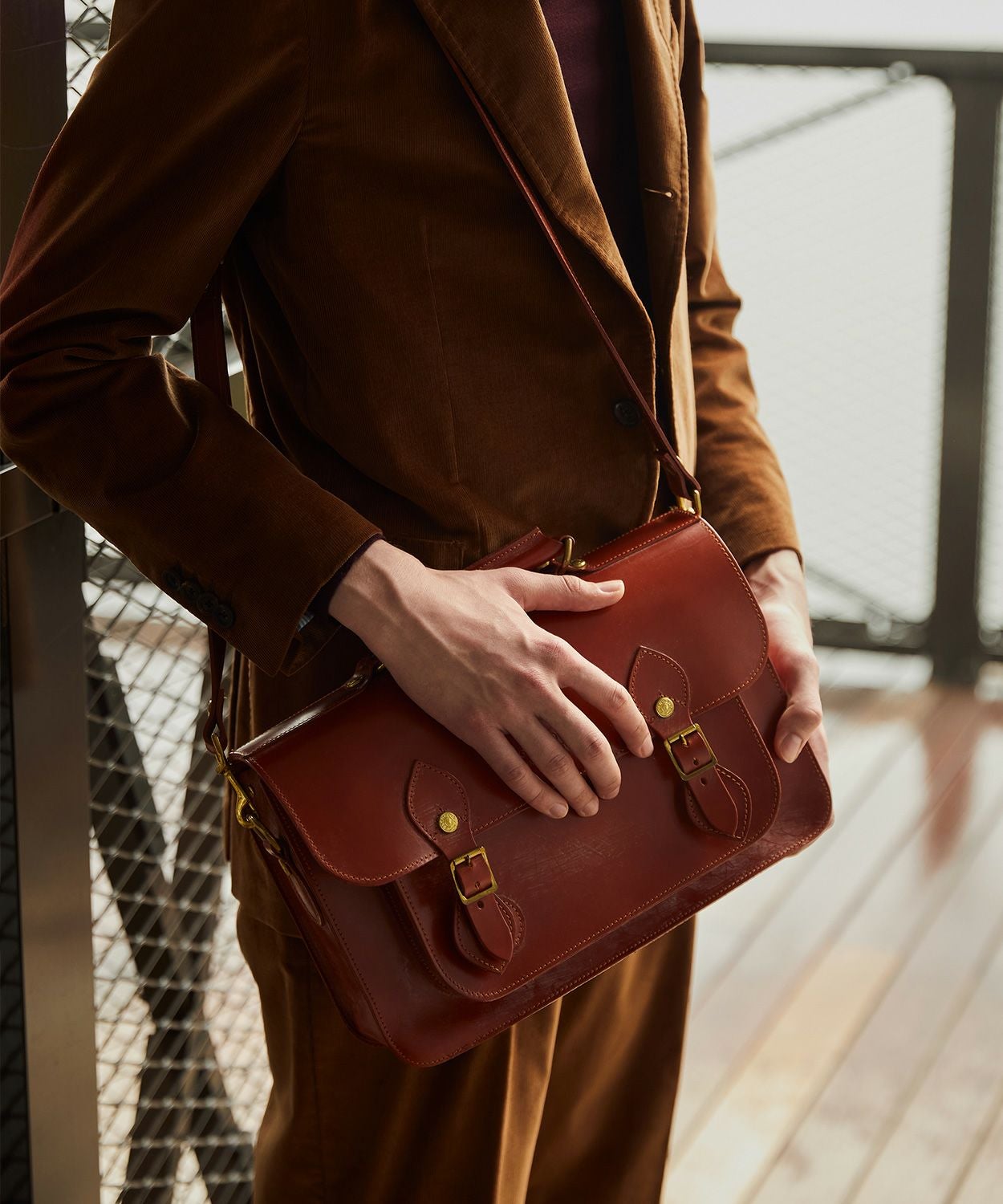 【値下げ】GLEN ネイビー 13インチサイズ、サッチェルバッグ いま注目のキーアイテム｜SATCHEL BAG 13INCH DET STRAP - ブライドル