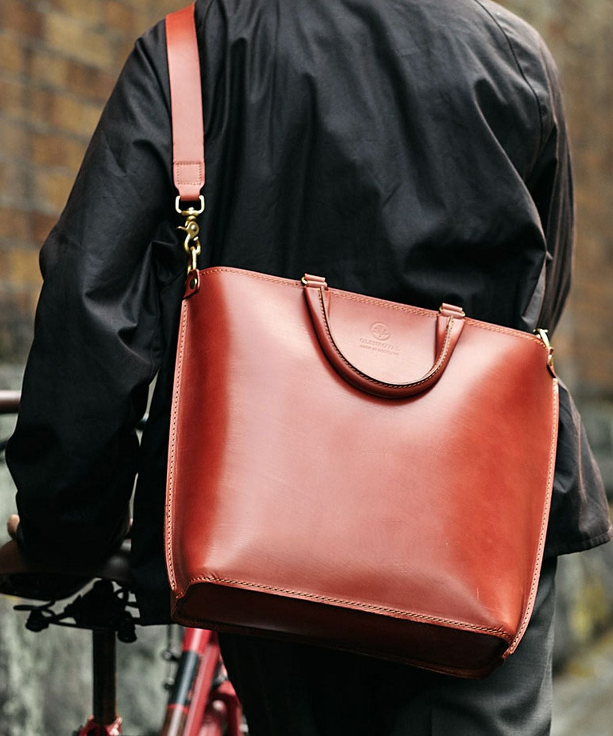 ジップショルダートートバッグ TALL 全3色 | ブライドルレザーの名門